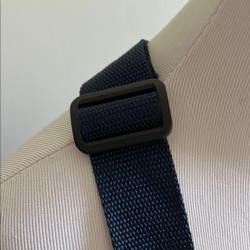 Brooks Brothers NAVY Duffel Bag - Picture 3 of 5